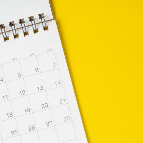 agenda yellow background